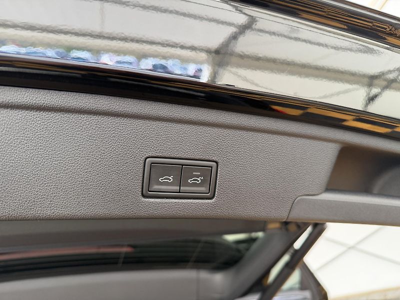 Volkswagen Touareg 3.0Tdi*1-MAJ*DPH*HUD*R-LINE* - fotka 14 z 47