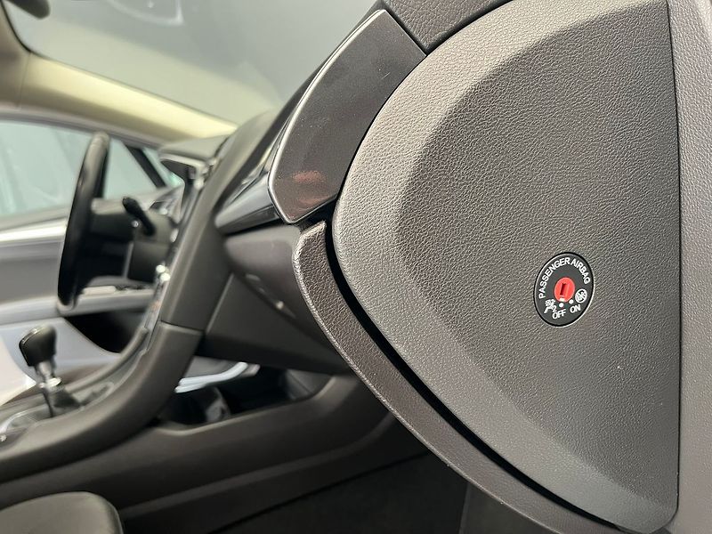 Ford Mondeo 110 kW, MANUÁL, TAŽNÉ - fotka 32 z 69