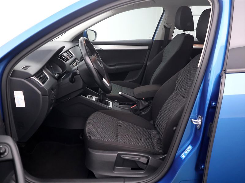 Škoda Octavia 1.6 TDI 81kW 4x4 Ambition CZ D - fotka 10 z 35