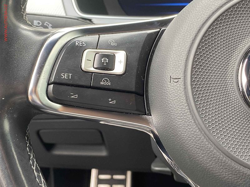 Volkswagen Arteon (2018) 2.0 TSi, R-Line, DSG, Webasto - fotka 14 z 21