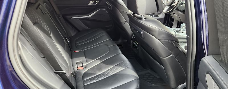 BMW X5 (2020) M50d SERVIS TAŽNÉ ČR IDIVIDUAL - fotka 20 z 48