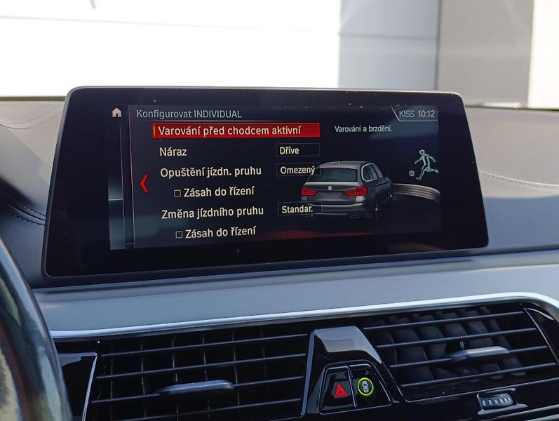 BMW Řada 5 540d xDRIVE MSPORT PANO  - fotka 24 z 33