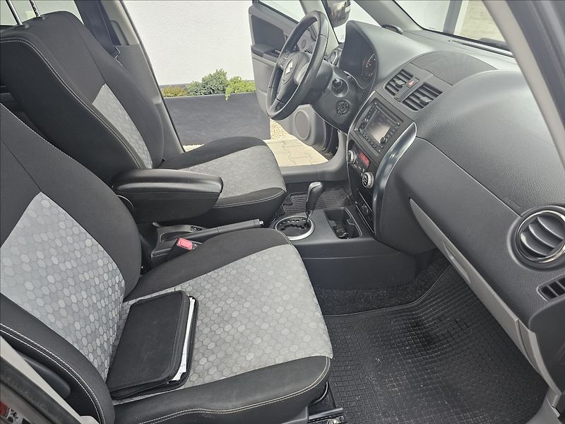 Suzuki SX4 1,6 VVTI 88KW STYLE  AUTOMAT - fotka 30 z 43
