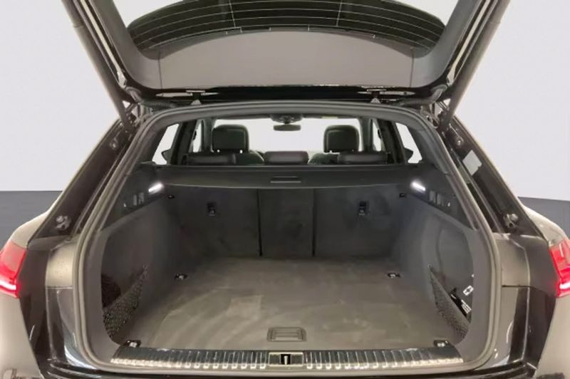 Audi Q8 e-tron 55 q S-Line Pano Matrix HuD - fotka 19 z 19