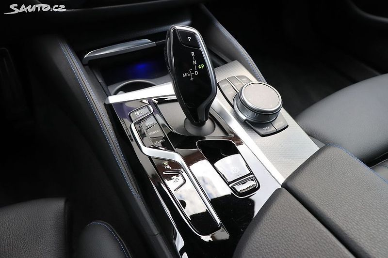 BMW Řada 5 xDrive*tažné*HUD*nez. topení - fotka 10 z 15