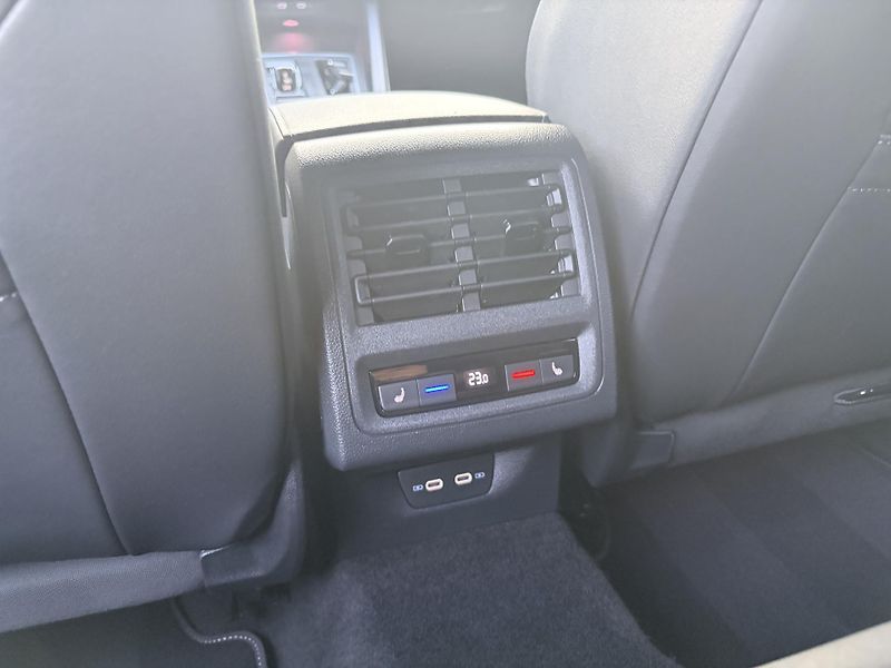 Volkswagen Golf 1.5TSI DSG R-LINE MATRIX PPF - fotka 52 z 58