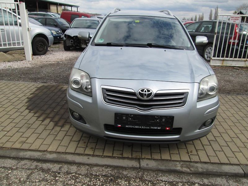 Toyota Avensis (2008) 2,2  130 KW - fotka 2 z 24