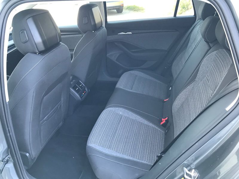 Škoda Superb (2025) COMBI SELEC TD 110/2.0 A7F - fotka 19 z 28