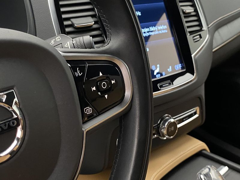Volvo XC90 B5 AWD INSCRIPTION REZERVACE - fotka 20 z 52