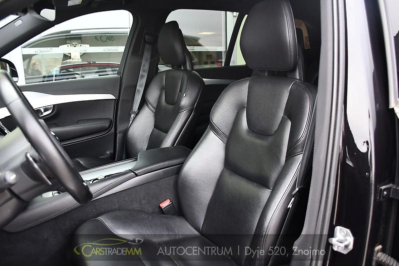 Volvo XC90 D5 AWD MOMENTUM ČR - fotka 11 z 39