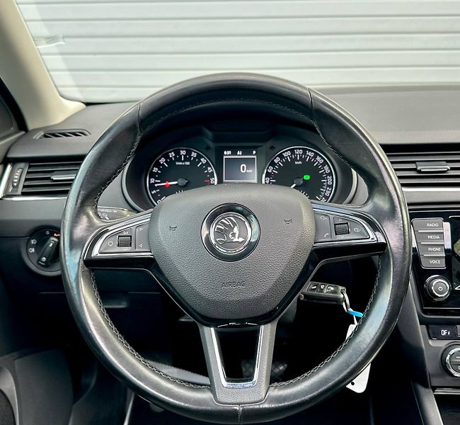 Škoda Octavia (2014) 3 COMBI 1.6 TDI DSG 165TKM - fotka 10 z 26