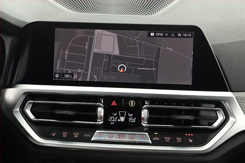 BMW Řada 4 (2021) 430i - fotka 14 z 26