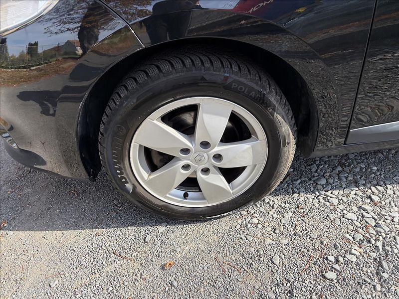 Renault Mégane 1,9 DCi 96kW  Tempomat,Senzory - fotka 35 z 40
