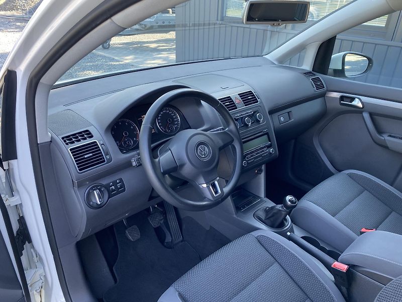 Volkswagen Touran 1.2 TSI 77kW - KLIMATIZACE-PDC - fotka 15 z 39