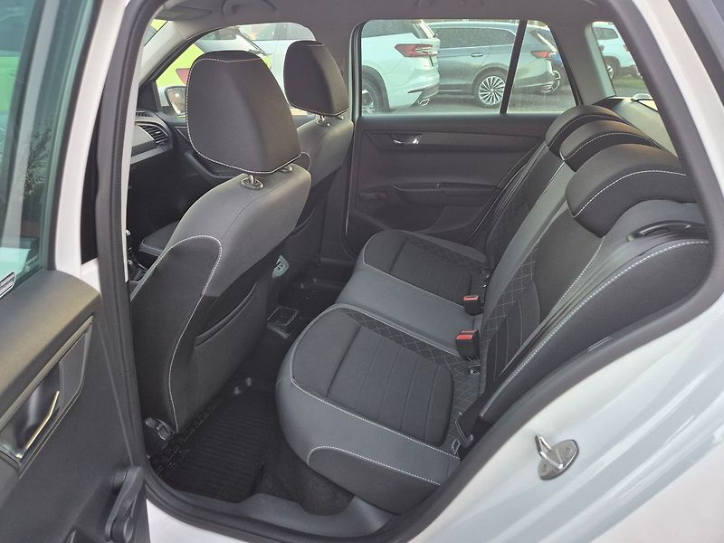 Škoda Fabia Combi 1,0 TSI Ambition TOP, zá - fotka 10 z 19
