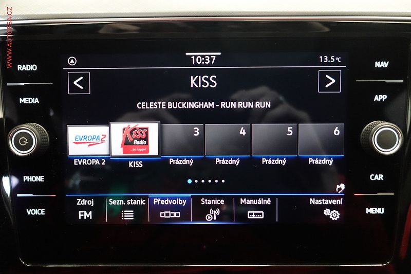 Volkswagen Passat (2019) 2.0 TDi, DSG, LED, kamera - fotka 19 z 24