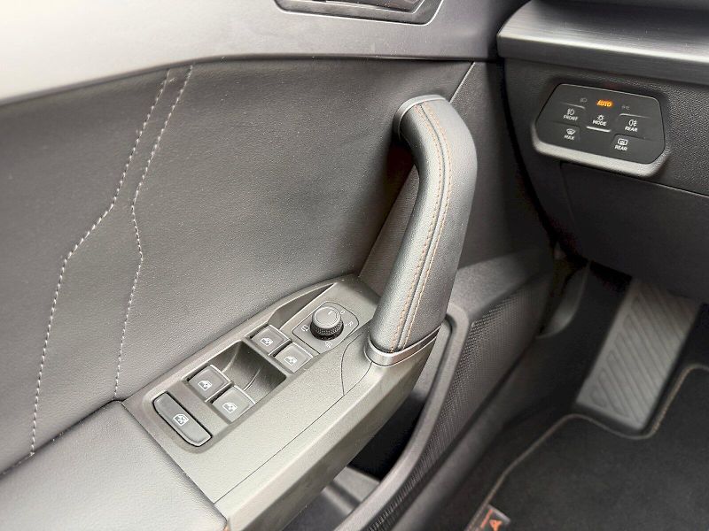 Cupra Formentor (2023) 1.5 TSI 110kW - fotka 10 z 35