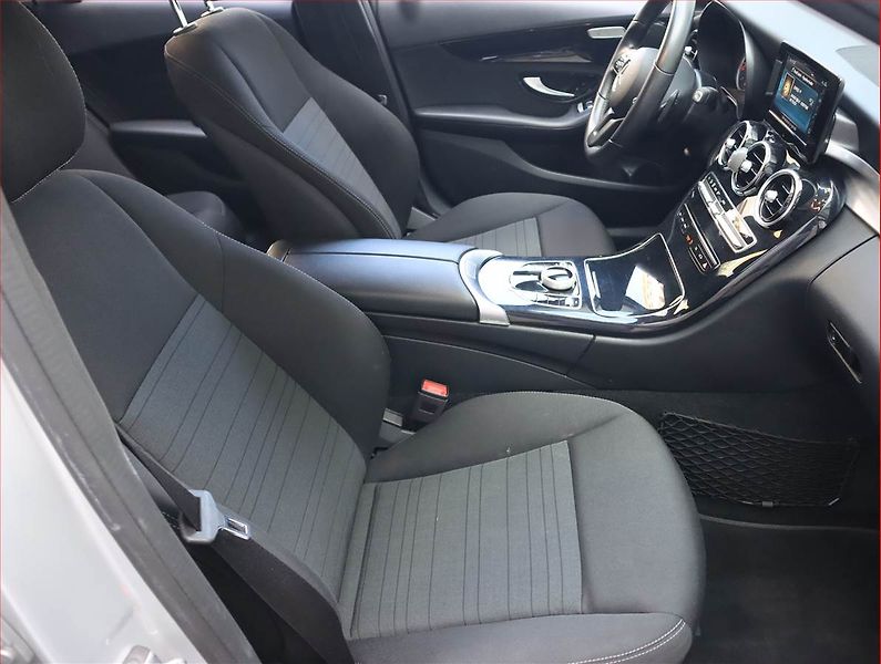 Mercedes-Benz Třídy C (2018) Classic C 220 d 4MATIC - fotka 9 z 21