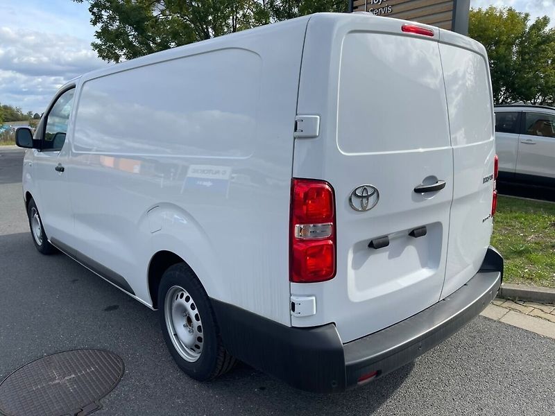 Toyota ProAce L2 - Full Electric (75kWh) 136 - fotka 6 z 9