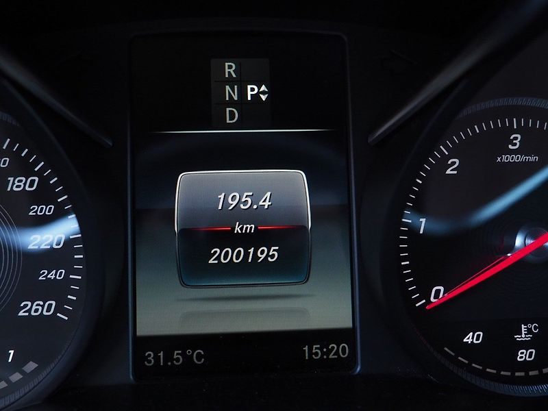 Mercedes-Benz Třídy V (2018) 250d 4Matic, 360 Kamera - fotka 30 z 38