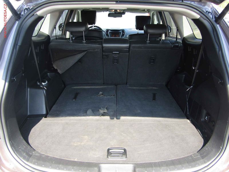 Hyundai Santa Fe (2015) 2.2 CRDi 4x4, 7míst, ČR, AT - fotka 7 z 25