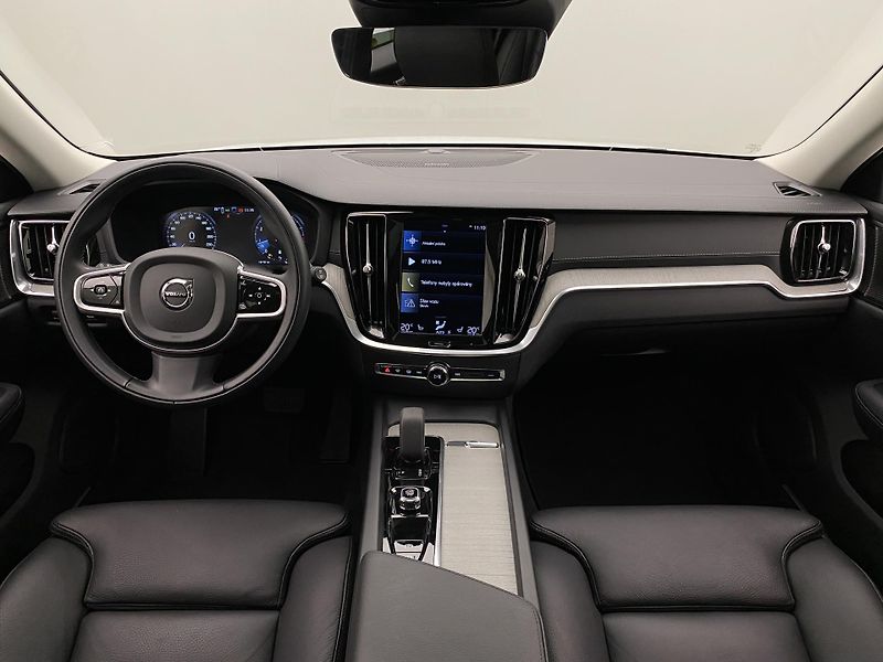 Volvo V60 CC B5 AWD BRIGHT PLUS AUT  - fotka 2 z 45