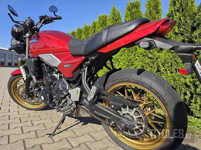Kawasaki Z 650 RS (2023) - fotka 9 z 15
