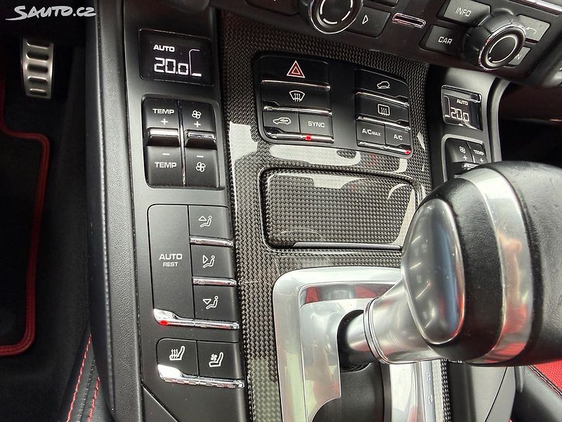 Porsche Cayenne Turbo S - fotka 29 z 44