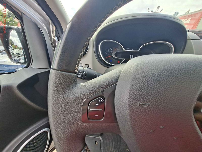 Renault Trafic (2019) 1.6dCi L2 9míst, 2.maj, AC - fotka 16 z 21