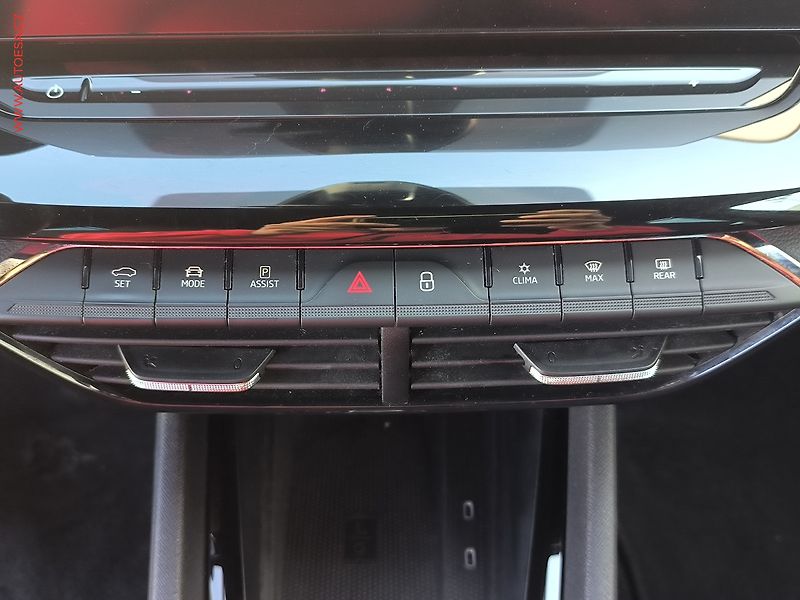 Škoda Octavia (2022) 2.0 TSi 4X4, ČR, SportLine - fotka 18 z 30