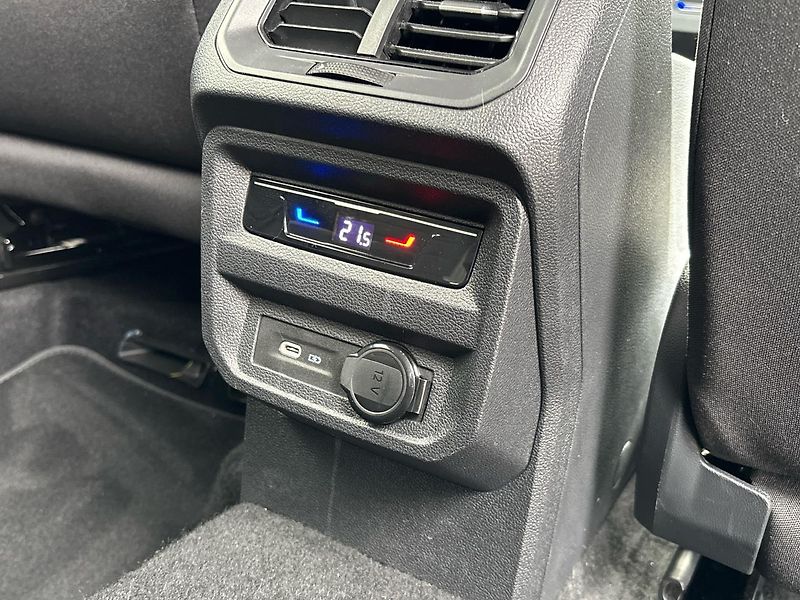 Volkswagen Tiguan Life DSG - fotka 22 z 28
