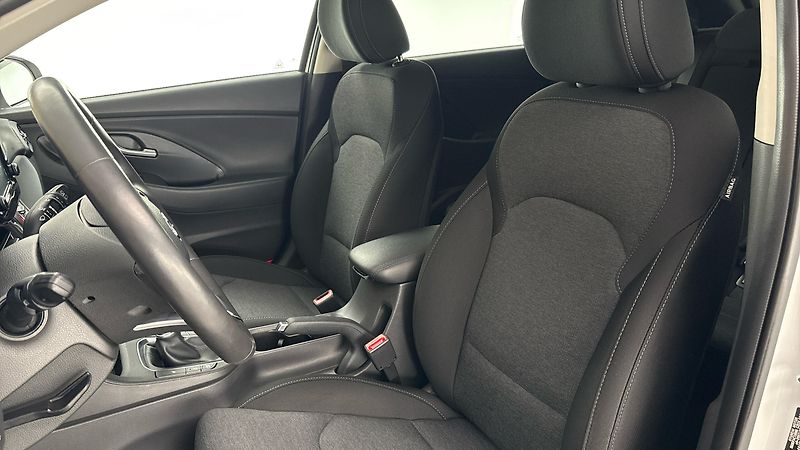 Hyundai i30 1.5 T-GDI Smart Kombi - fotka 15 z 26