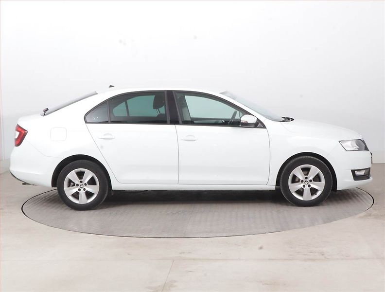 Škoda Rapid (2017) Ambition 1.0 TSI, Serv.kniha - fotka 6 z 15