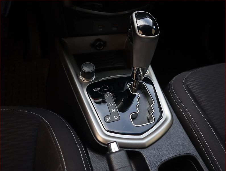 SsangYong Tivoli (2018) 1.6 e-XGi, Automat, Serv.kniha - fotka 16 z 17