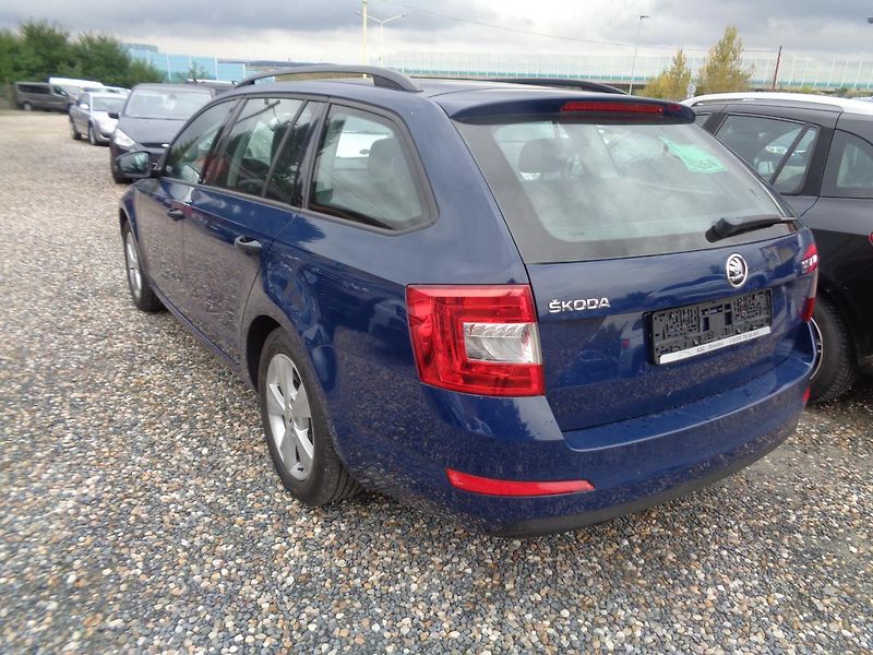Škoda Octavia 1,6 TDI - fotka 7 z 15