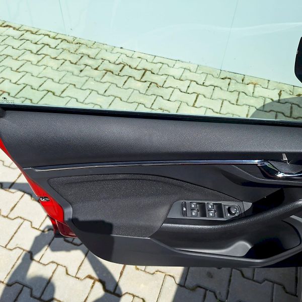 Škoda Kamiq (2021) 1.0 TSI / 81 kW / 7DSG / Style - fotka 27 z 34