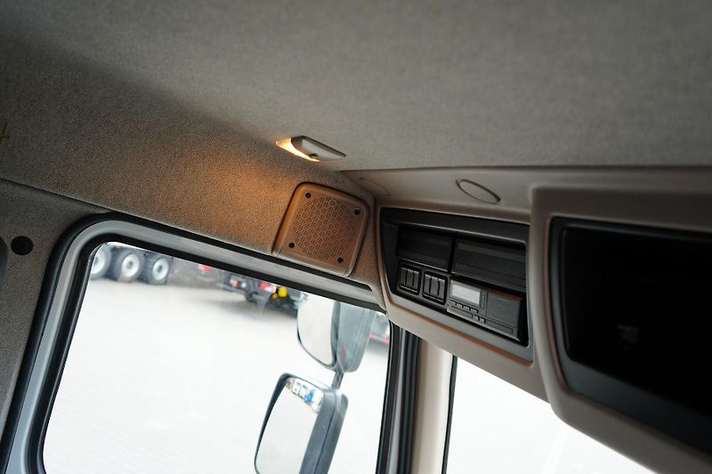 DAF LF 260 / EURO 6 / ACC / IZOTERMA  - fotka 28 z 47