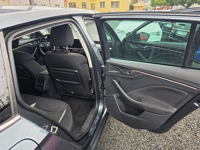 Škoda Scala 1.0 TSI DSG TZ Matrix Virtual  - fotka 17 z 26