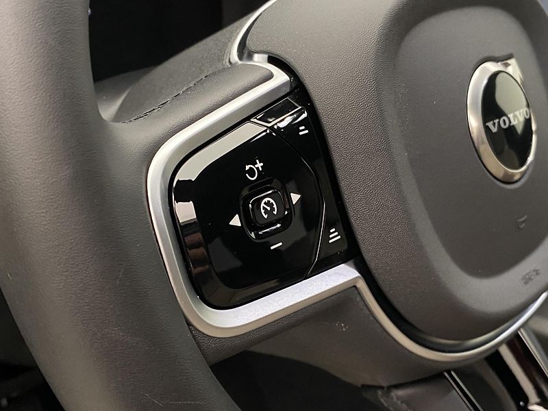 Volvo XC60 T6 AWD DARK PLUS AUT CZ - fotka 20 z 59