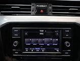 Volkswagen Passat (2019) 1.5 TSI, Tempomat - náhled 12