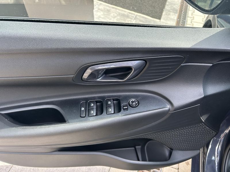 Hyundai i20 26 1,0 T-GDI MT SMART - fotka 13 z 30