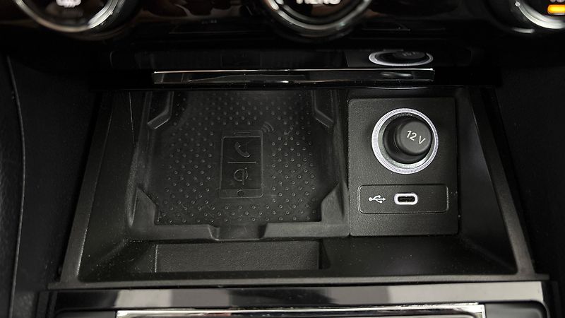 Škoda Superb 2.0 TDI DSG 4x4 L&K Combi - fotka 27 z 33