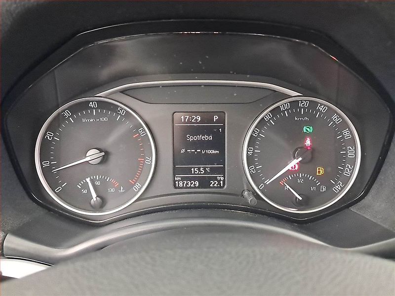 Škoda Octavia (2010) 1.4 TSI, Automat, Serv.kniha - fotka 11 z 15