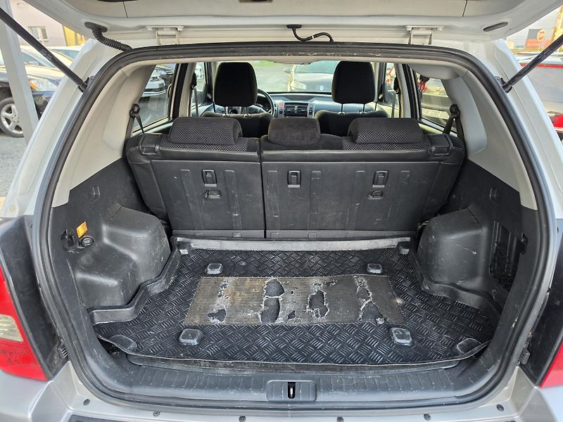 Hyundai Tucson 2.0 CRDi TZ  - fotka 6 z 25