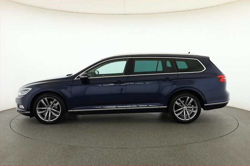 Volkswagen Passat (2017) 2.0 TDI, Automat, Kůže, Navi - fotka 3 z 21