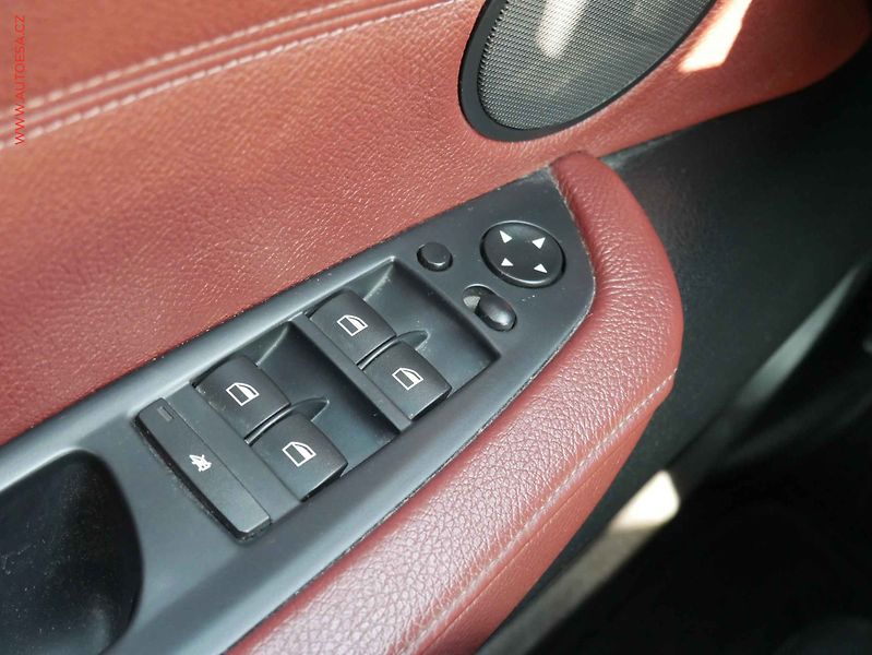 BMW X6 (2011) 3.0D xDrive 30D, AT, bixen - fotka 11 z 23