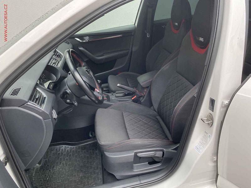 Škoda Octavia (2017) 2.0 TDI, RS, navi - fotka 9 z 17