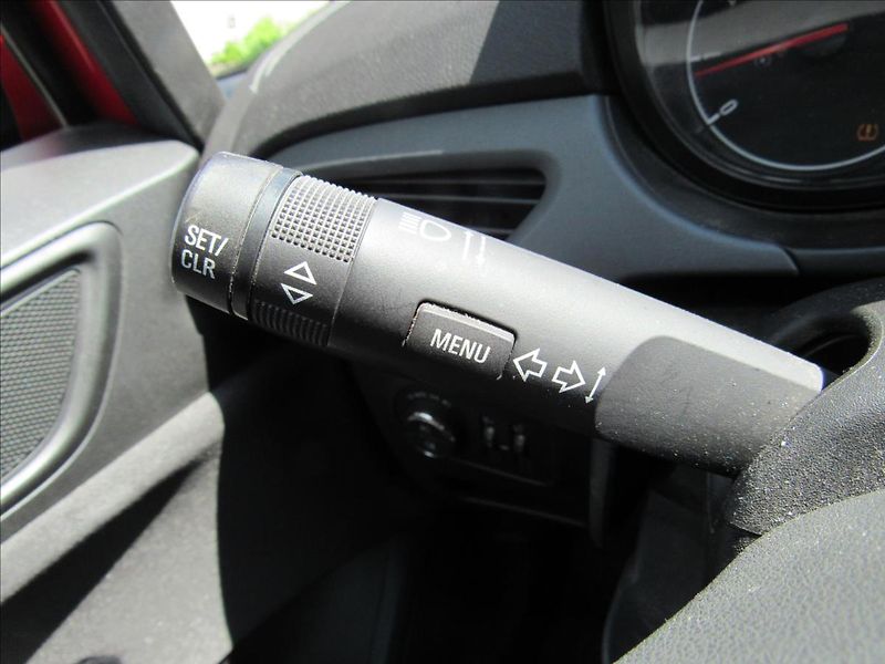 Opel Corsa 1,2 i 51kW - fotka 21 z 29