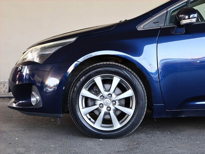 Toyota Avensis (2012) 1.8 Valvematic, Automat - fotka 13 z 18