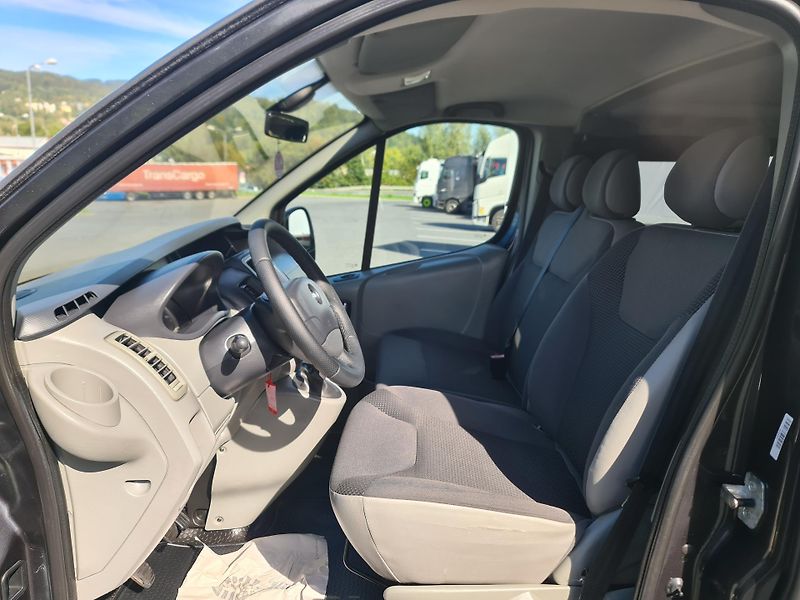 Opel Vivaro (2012) LONG 2.0 CDTi KLIMA 9-MÍST SER - fotka 22 z 42